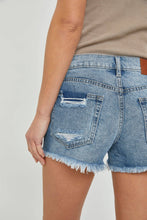 Load image into Gallery viewer, DARK WASH DISTRESSED FRAYED SHORTS: L
