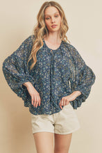 Load image into Gallery viewer, Dress Forum Floral Blouse
